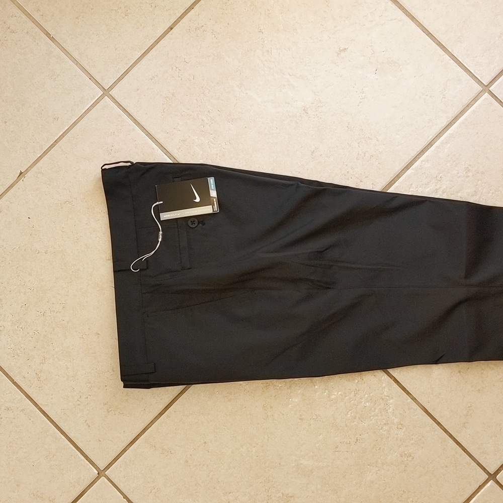 Nike Golf pants. DRI-FIT STAY COOL. Black. Size 30/32. Brand New with Tags!